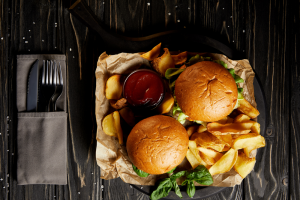 Hamburger basket with fries