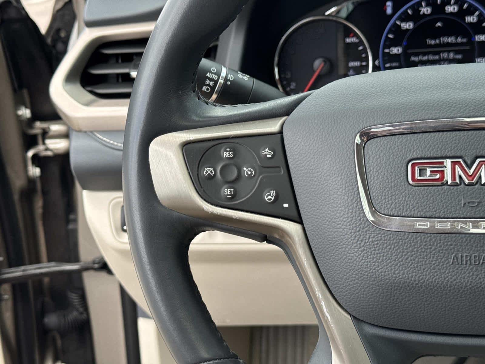 2022 GMC Acadia Denali