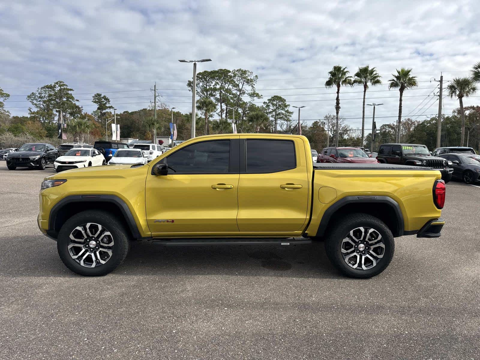 2024 GMC Canyon 4WD AT4