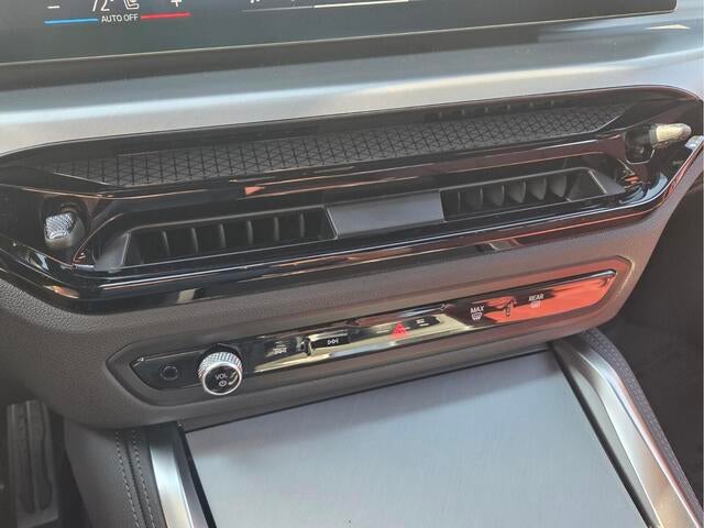 2026 BMW 230i 230i