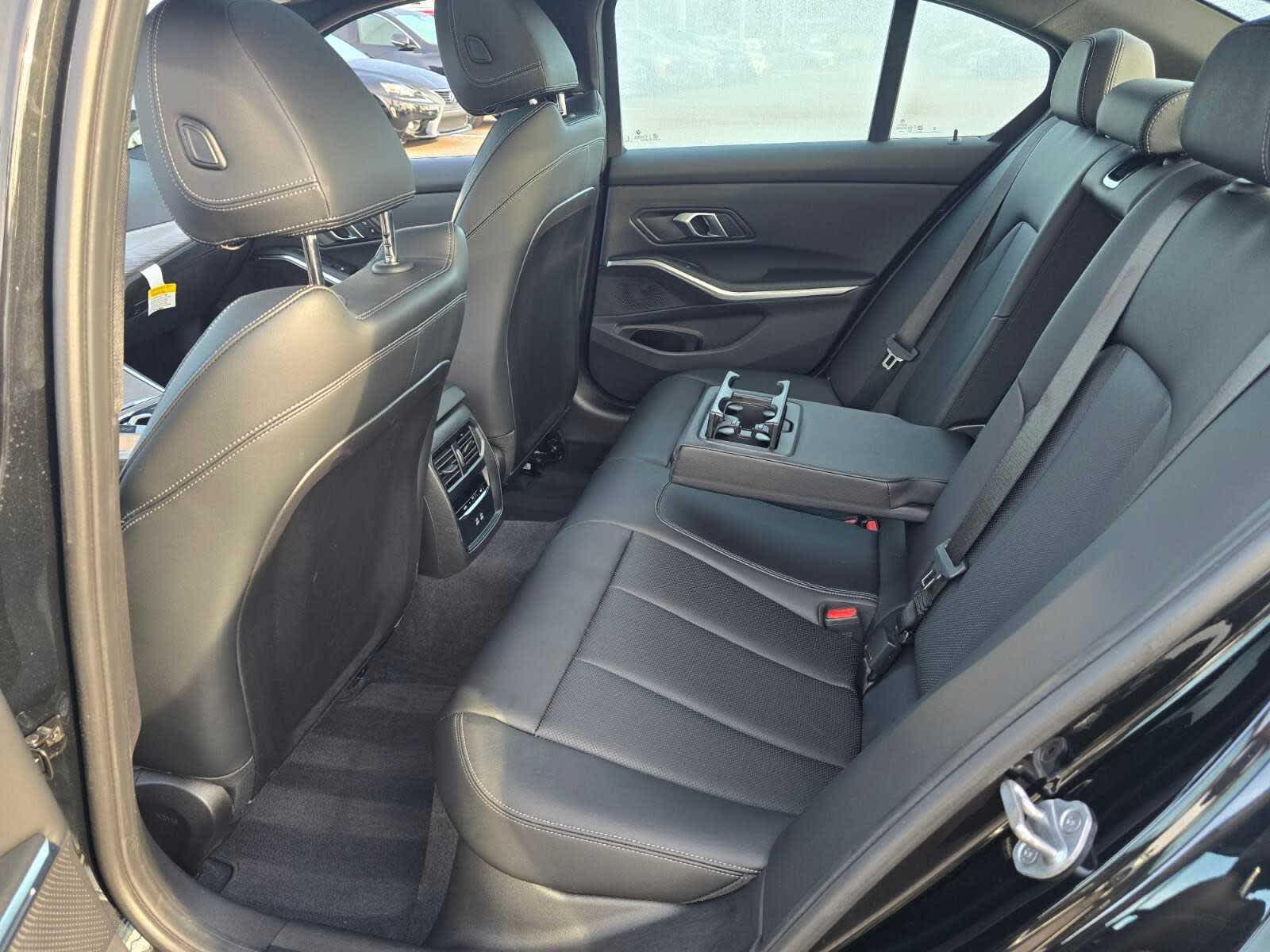 2025 BMW 3 Series 330i