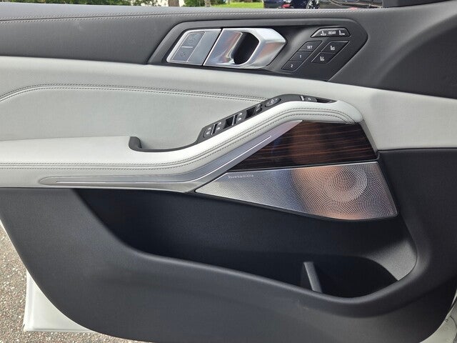 2027 BMW X7 xDrive40i xDrive40i