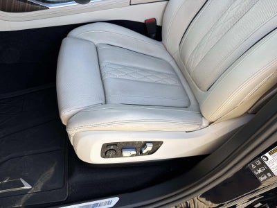 2025 BMW X7 M60i M60i