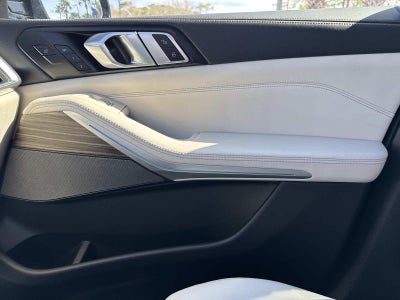 2025 BMW X7 M60i M60i