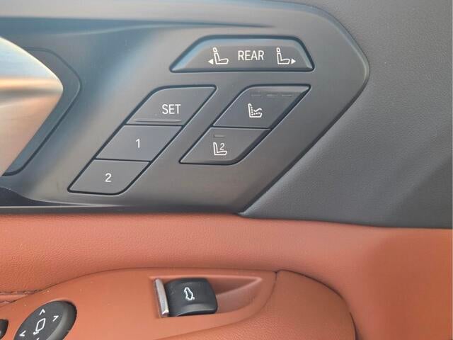 2026 BMW X7 M60i M60i
