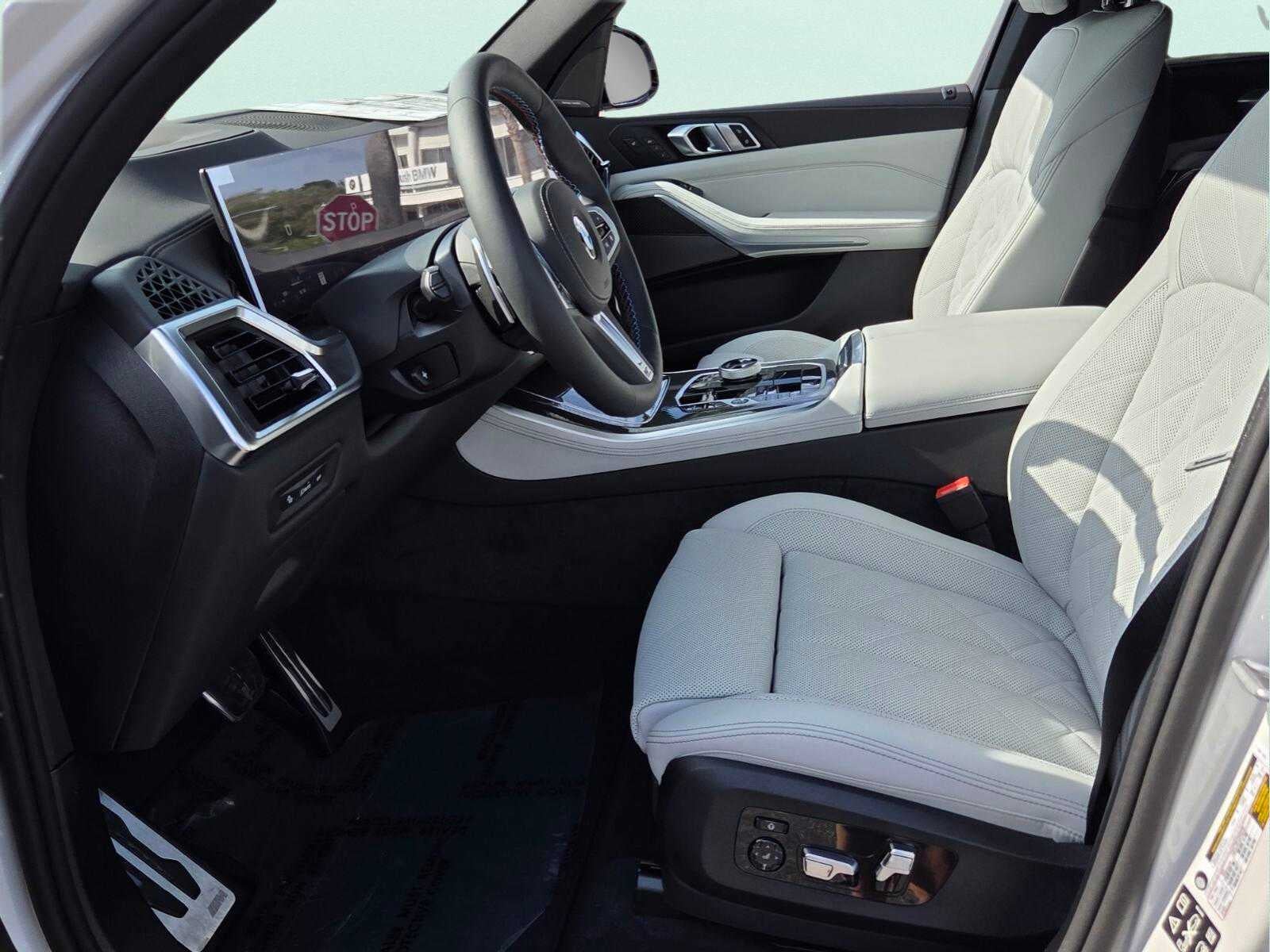 2026 BMW X5 M60i M60i