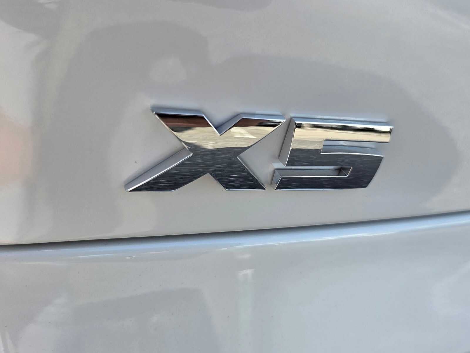 2026 BMW X5 M60i M60i