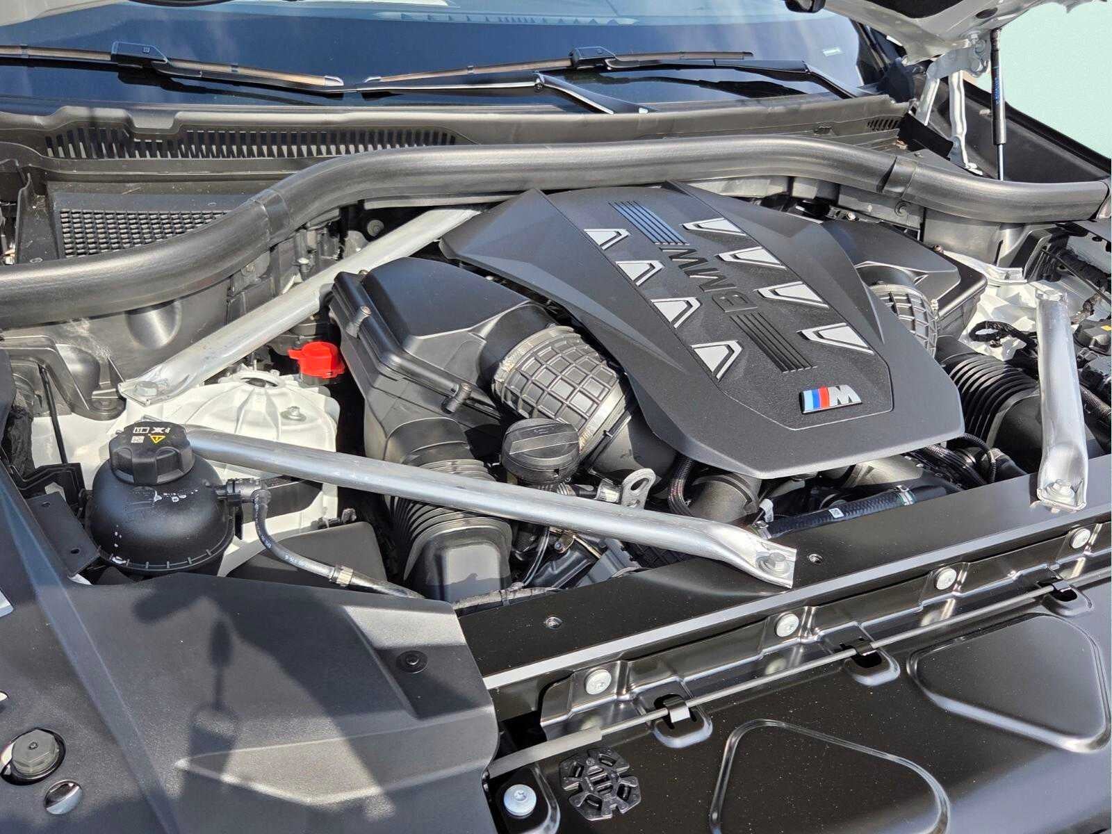 2026 BMW X5 M60i M60i