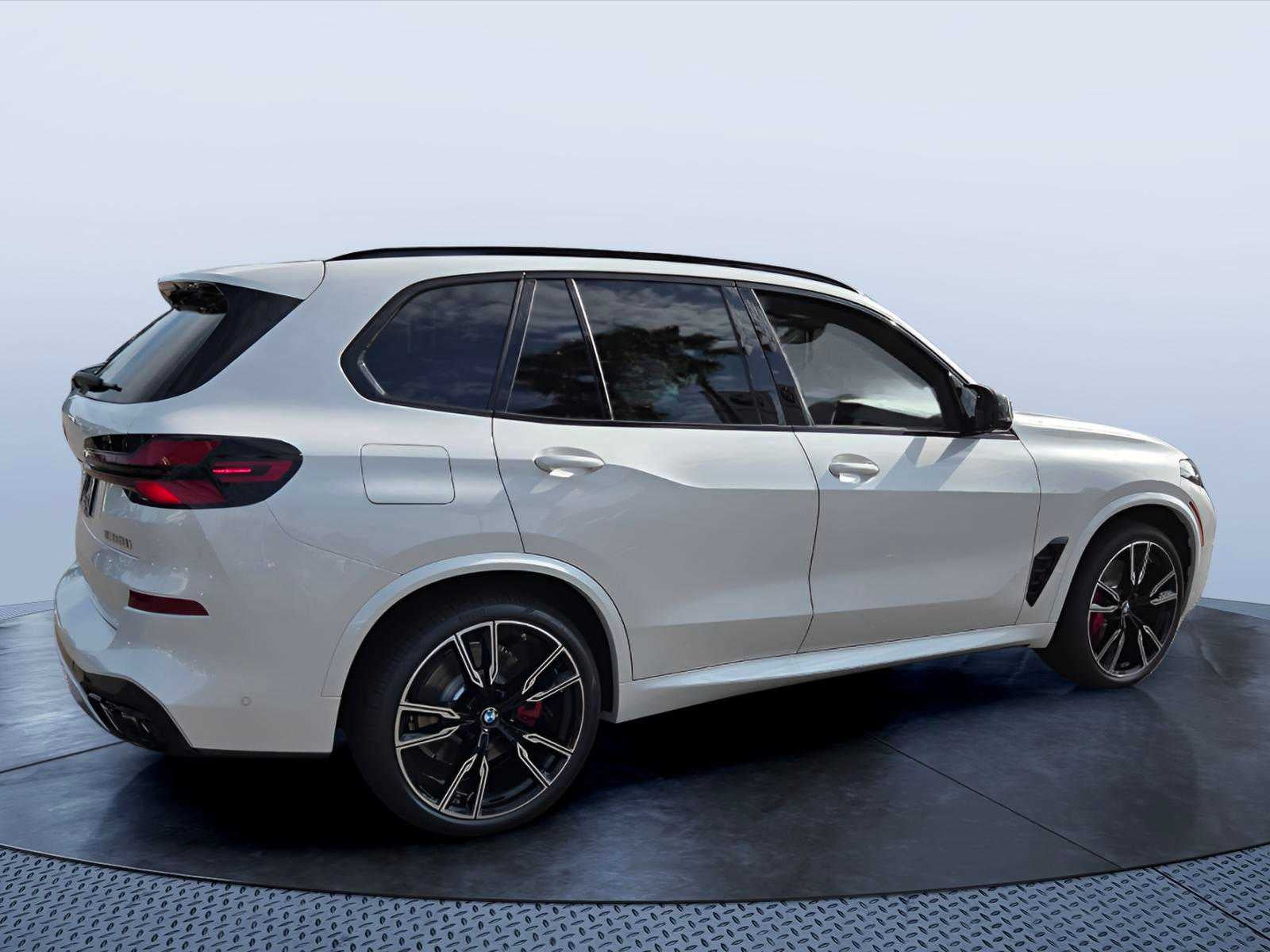 2026 BMW X5 M60i M60i