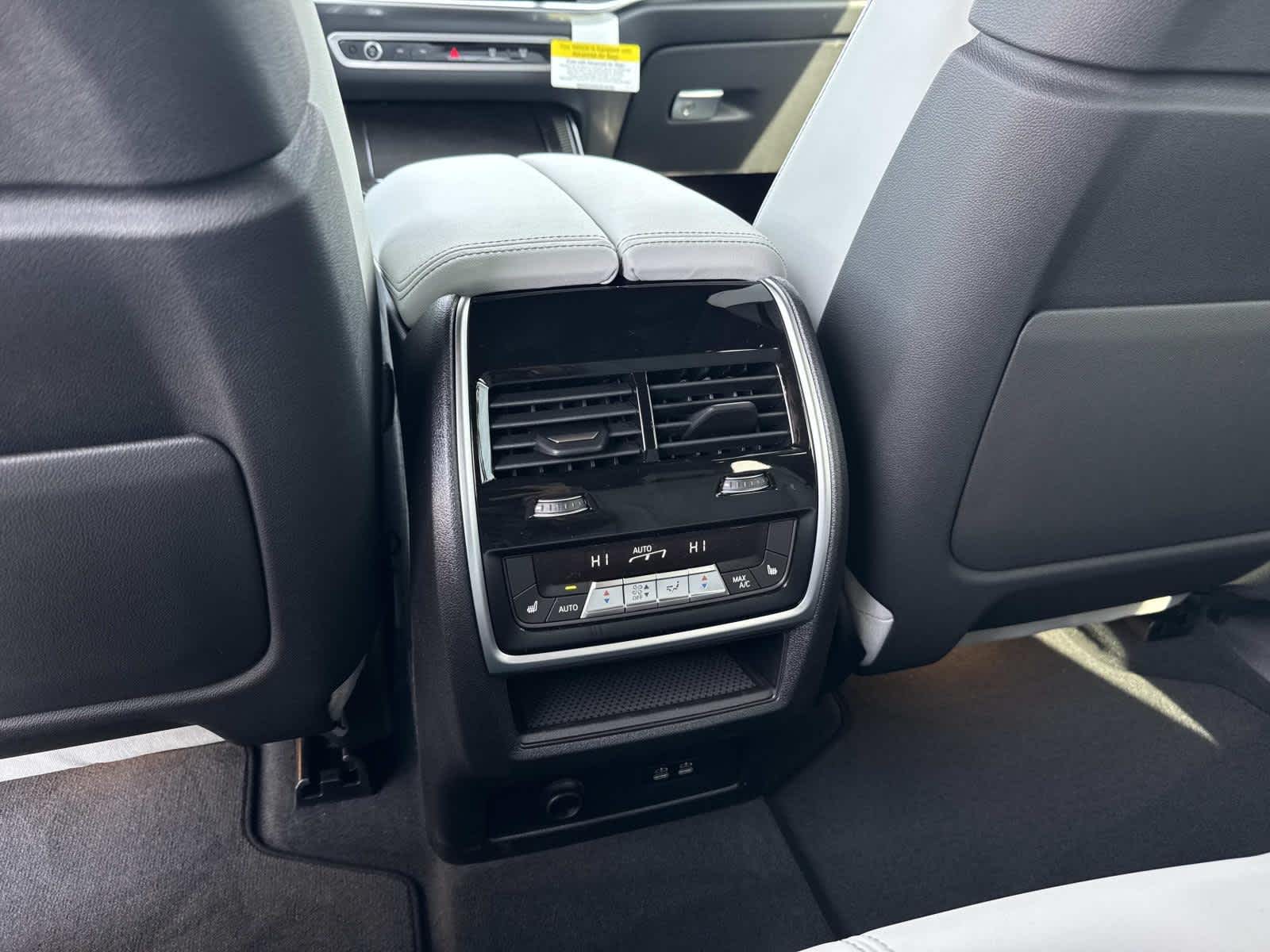 2026 BMW X5 M60i M60i