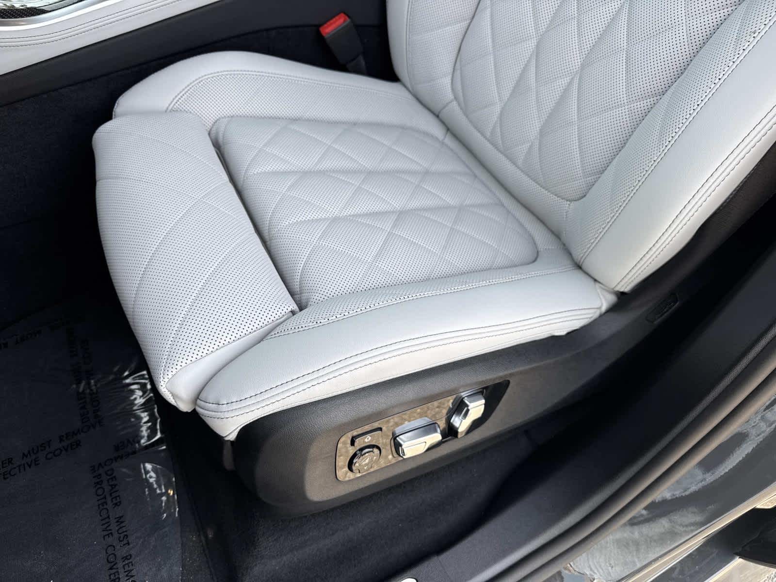 2026 BMW X5 M60i M60i