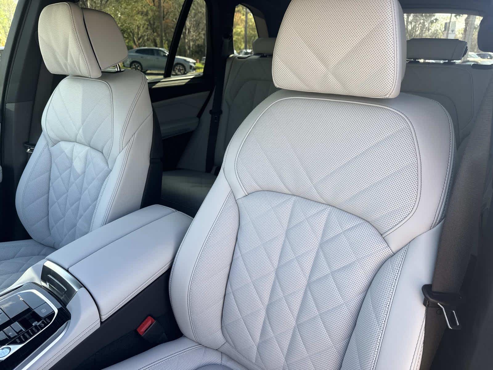 2026 BMW X5 M60i M60i