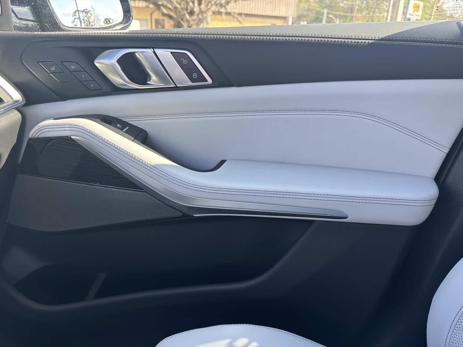 2026 BMW X5 M60i M60i