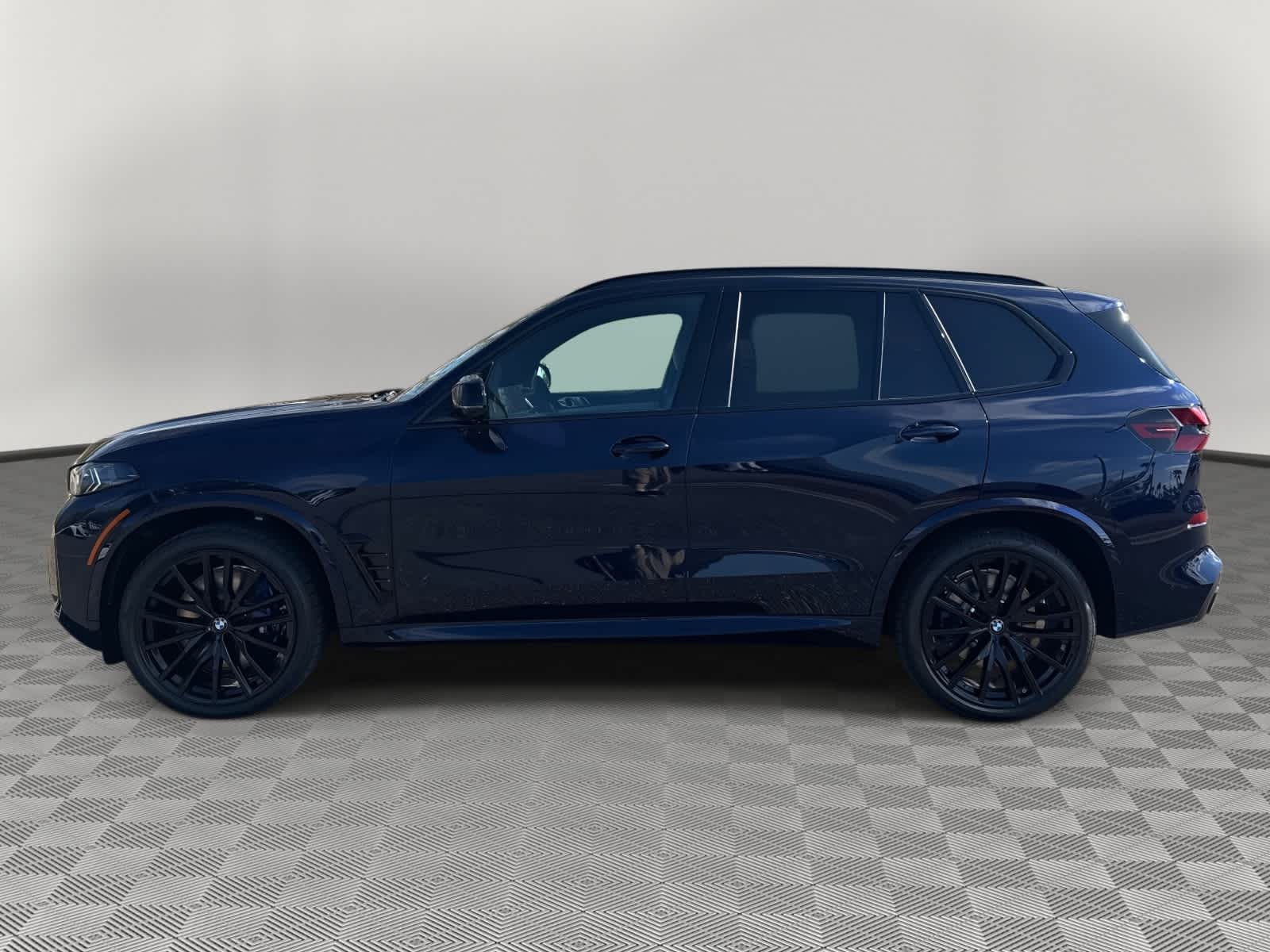 2026 BMW X5 M60i M60i
