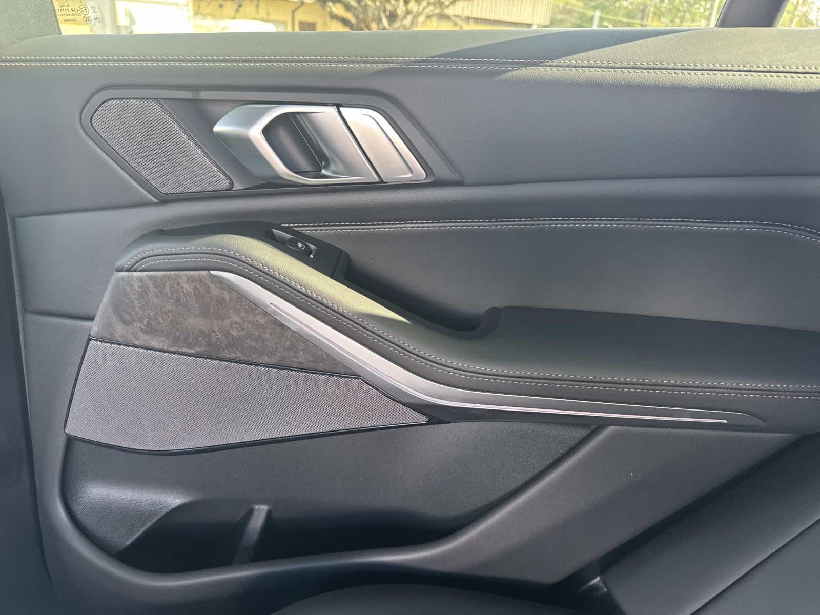 2026 BMW X5 M60i M60i