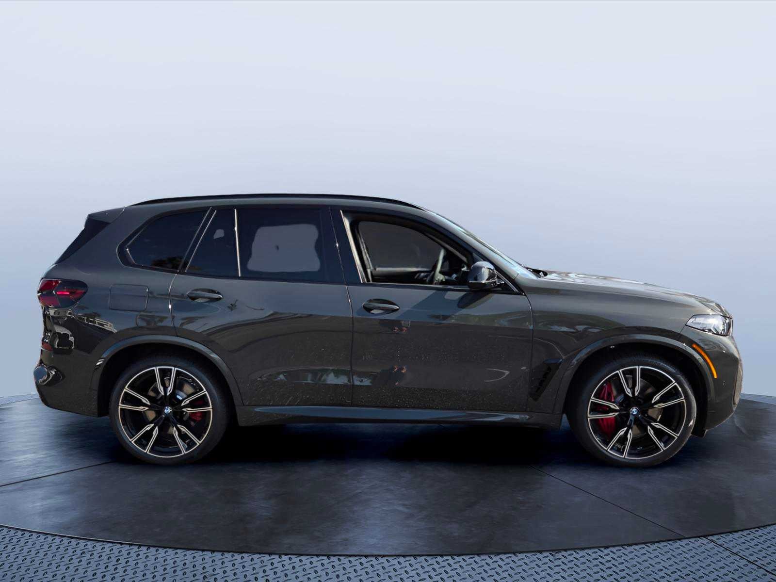 2026 BMW X5 M60i M60i