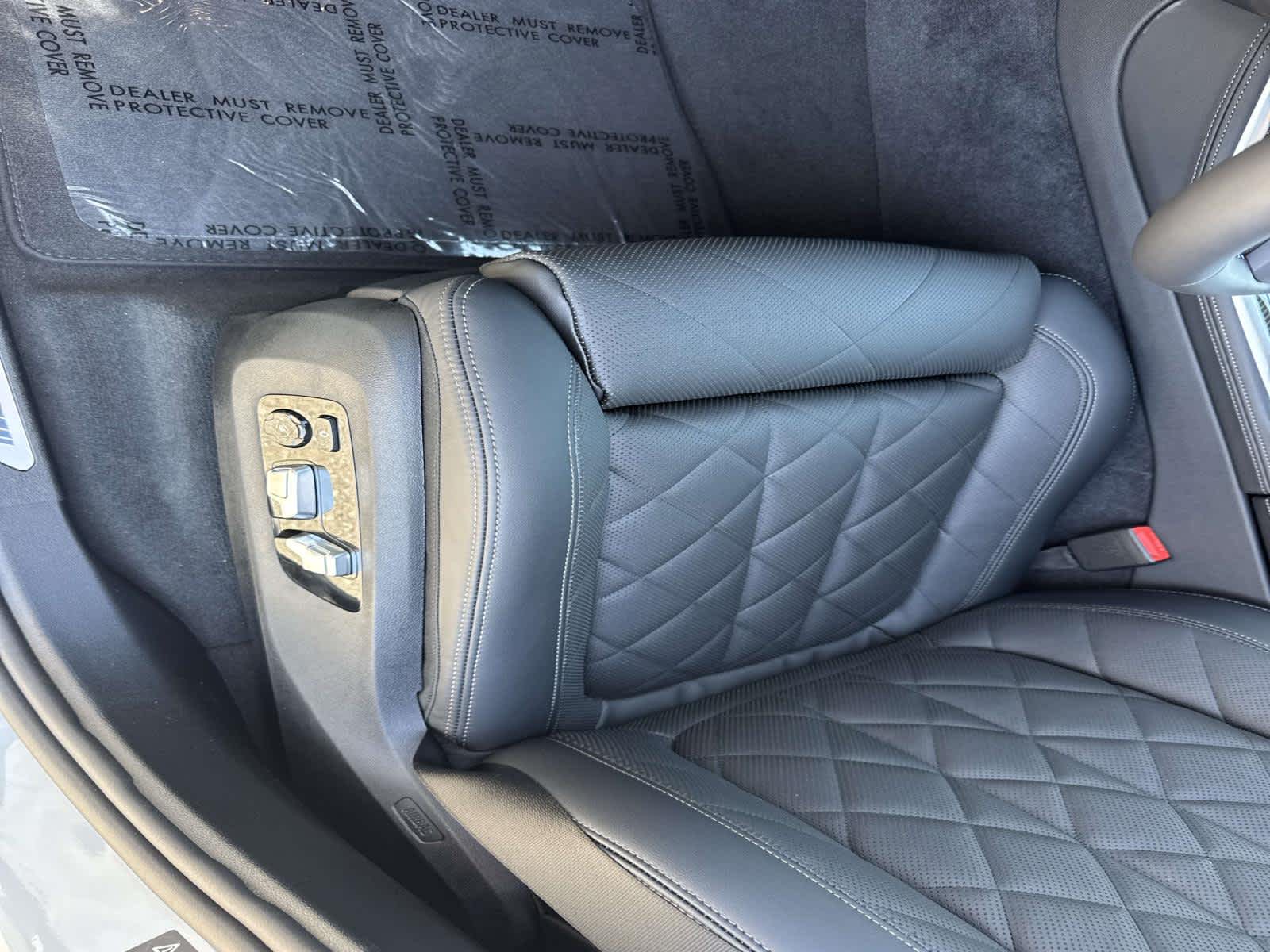 2026 BMW X5 M60i M60i