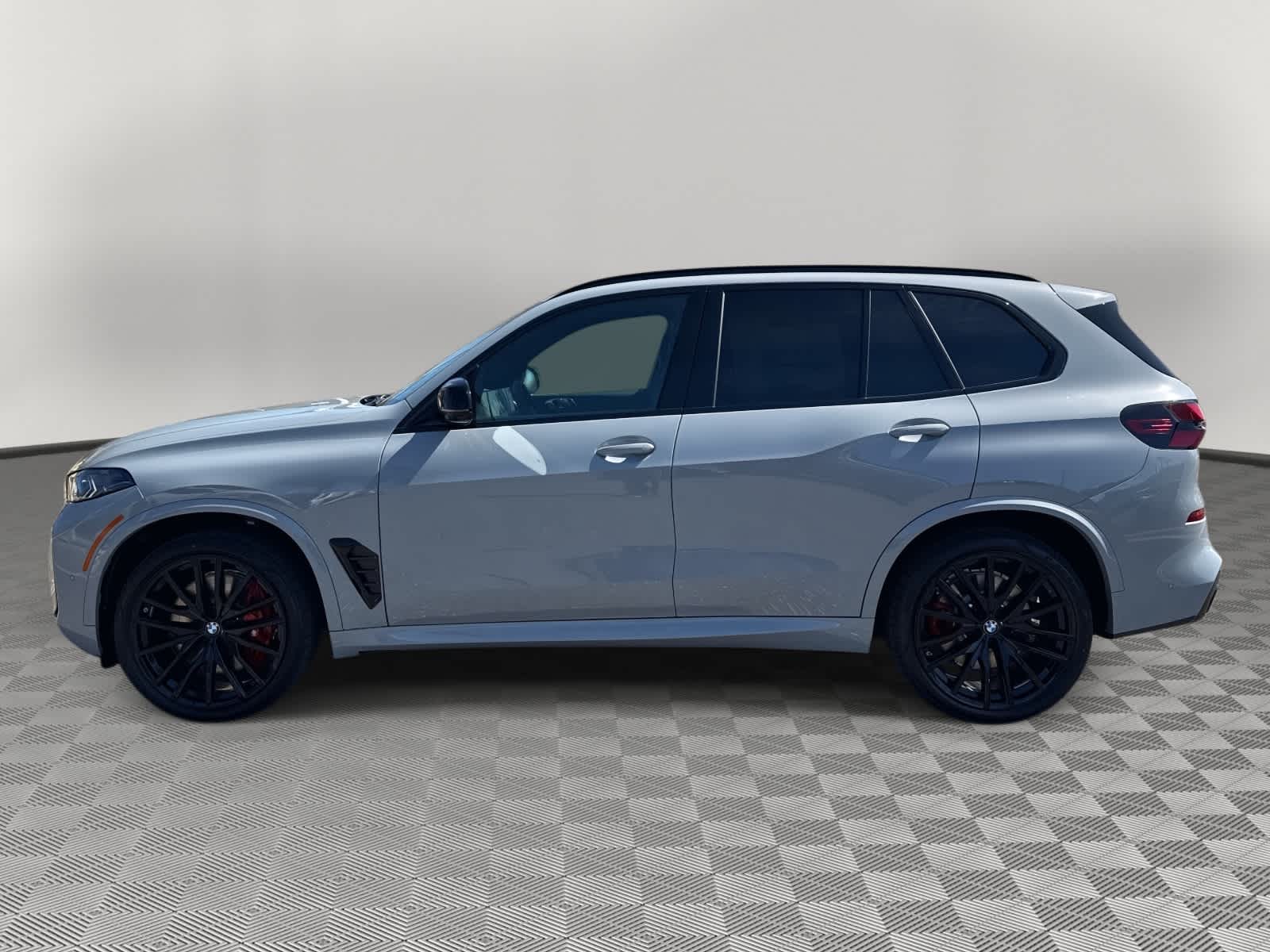 2026 BMW X5 M60i M60i