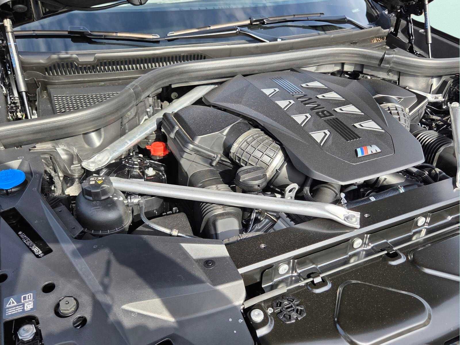 2026 BMW X5 M60i M60i