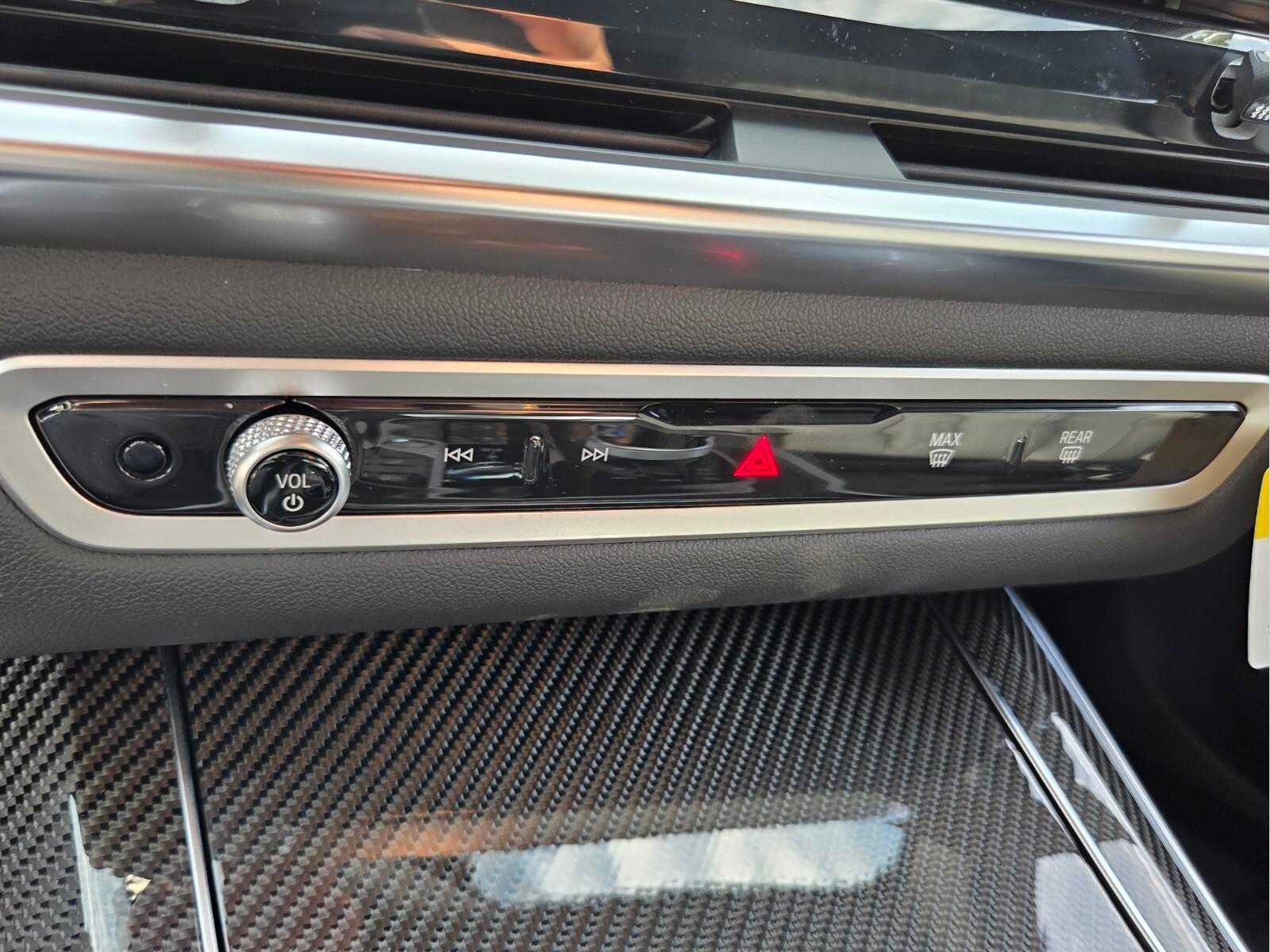 2026 BMW X5 M60i M60i