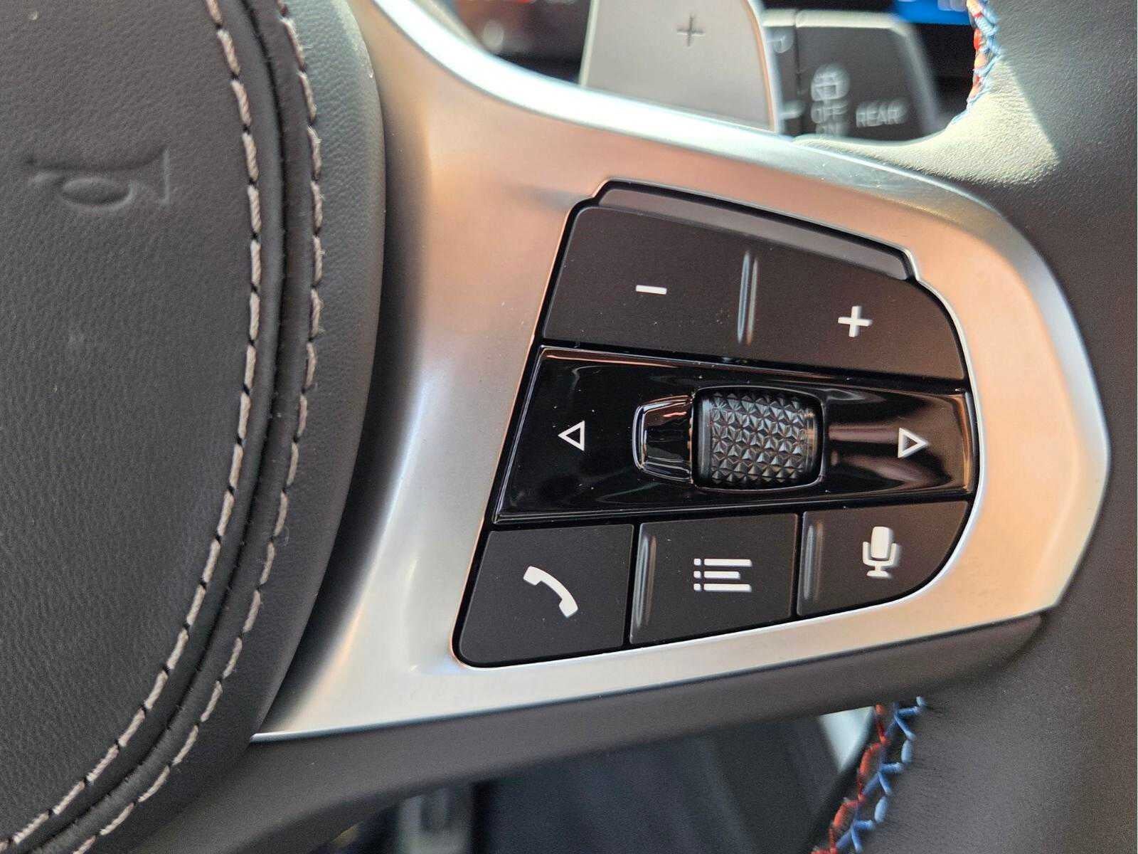 2026 BMW X5 M60i M60i