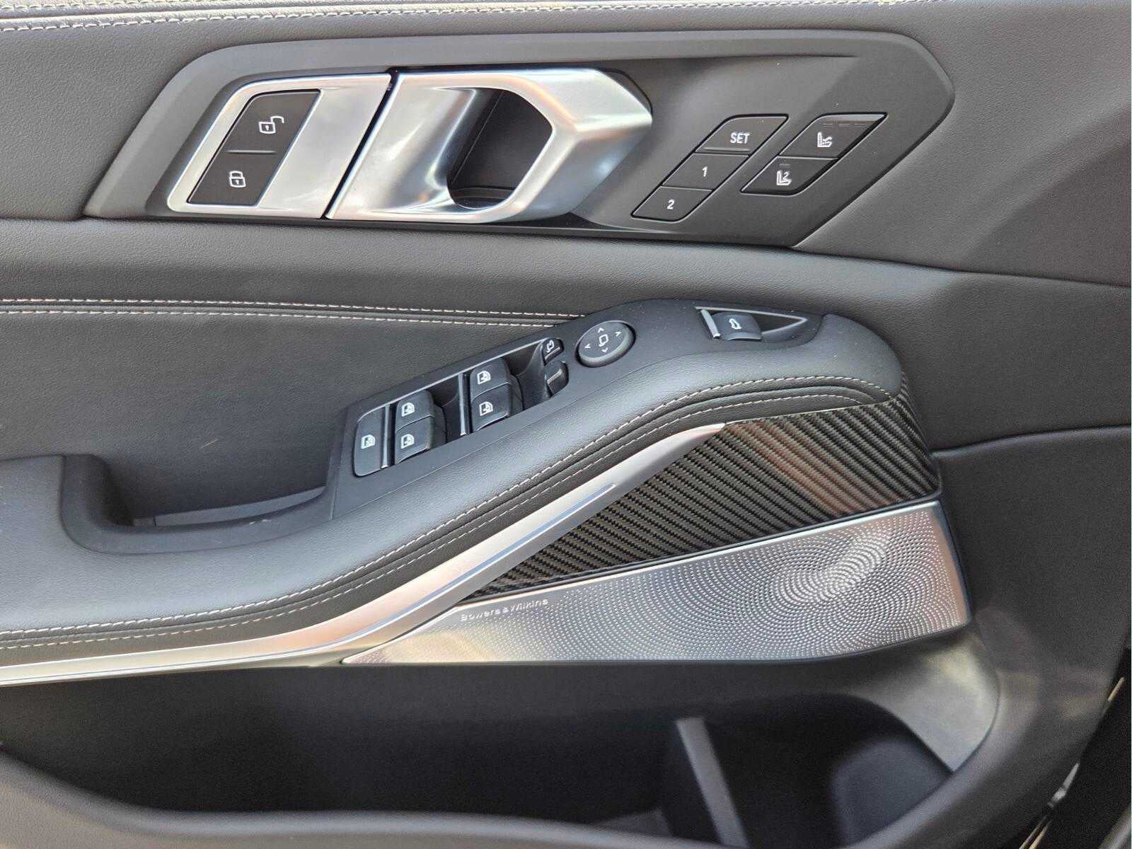 2026 BMW X5 M60i M60i