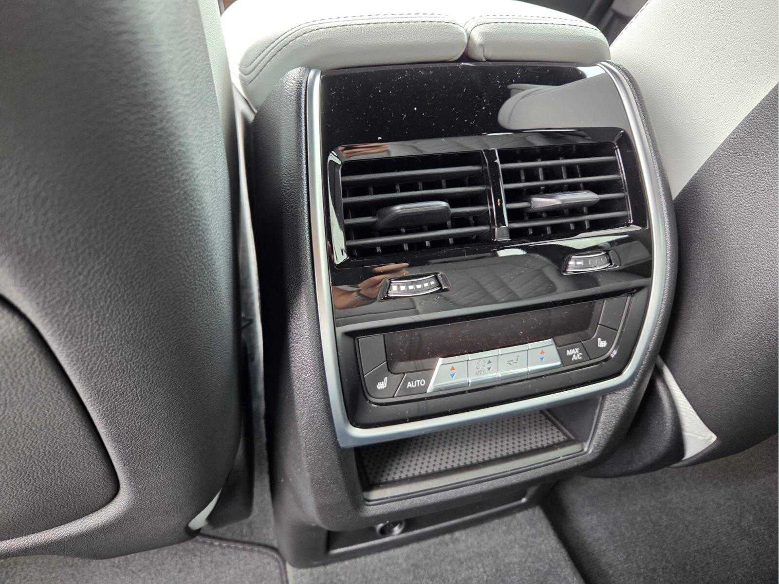 2026 BMW X5 xDrive50e xDrive50e