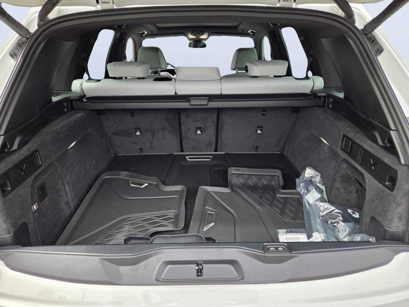 2026 BMW X5 xDrive50e xDrive50e