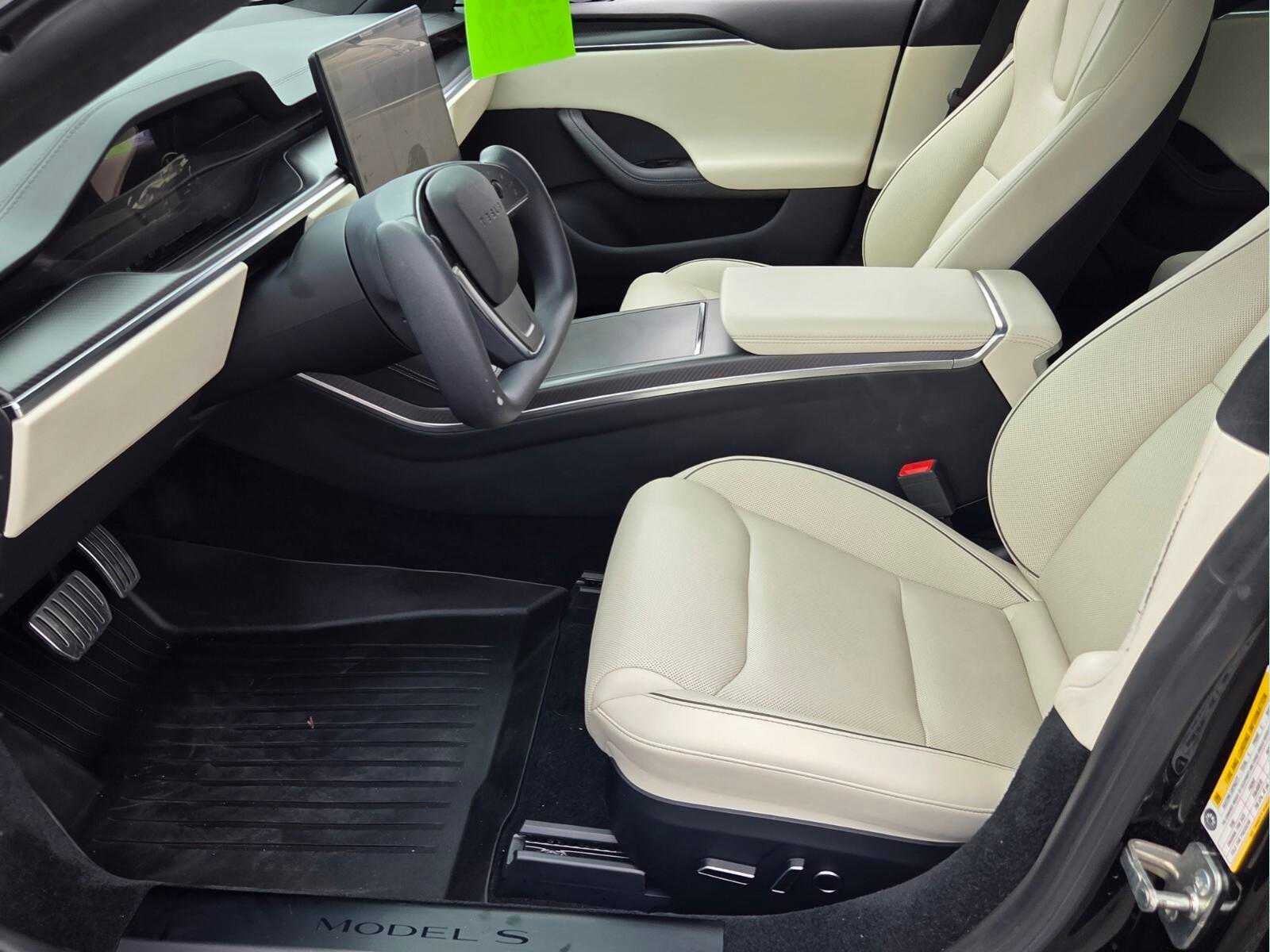 2023 Tesla Model S Plaid