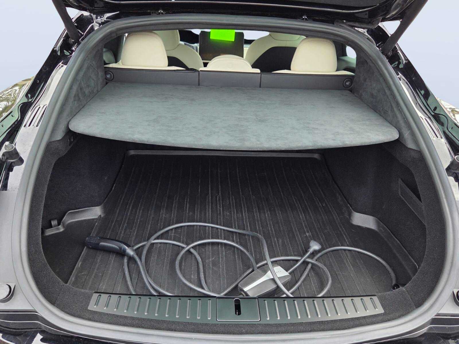 2023 Tesla Model S Plaid