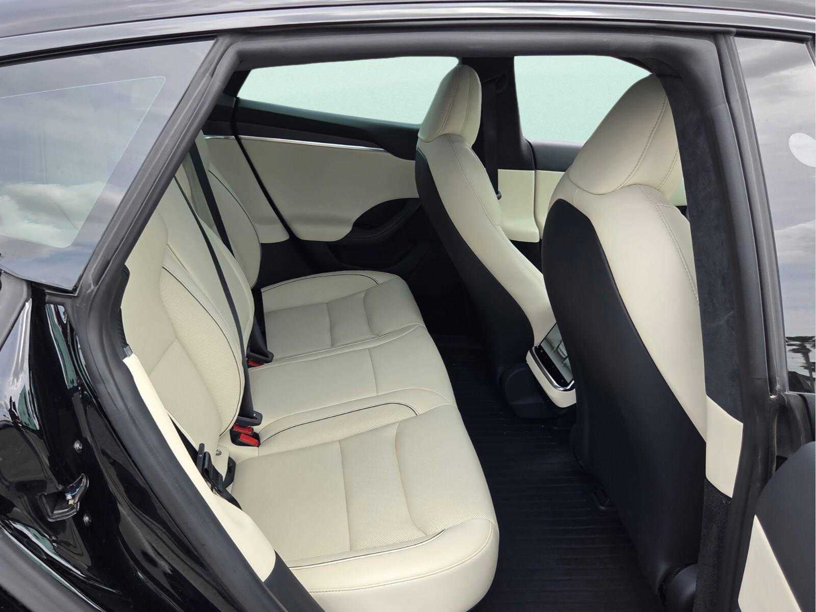 2023 Tesla Model S Plaid