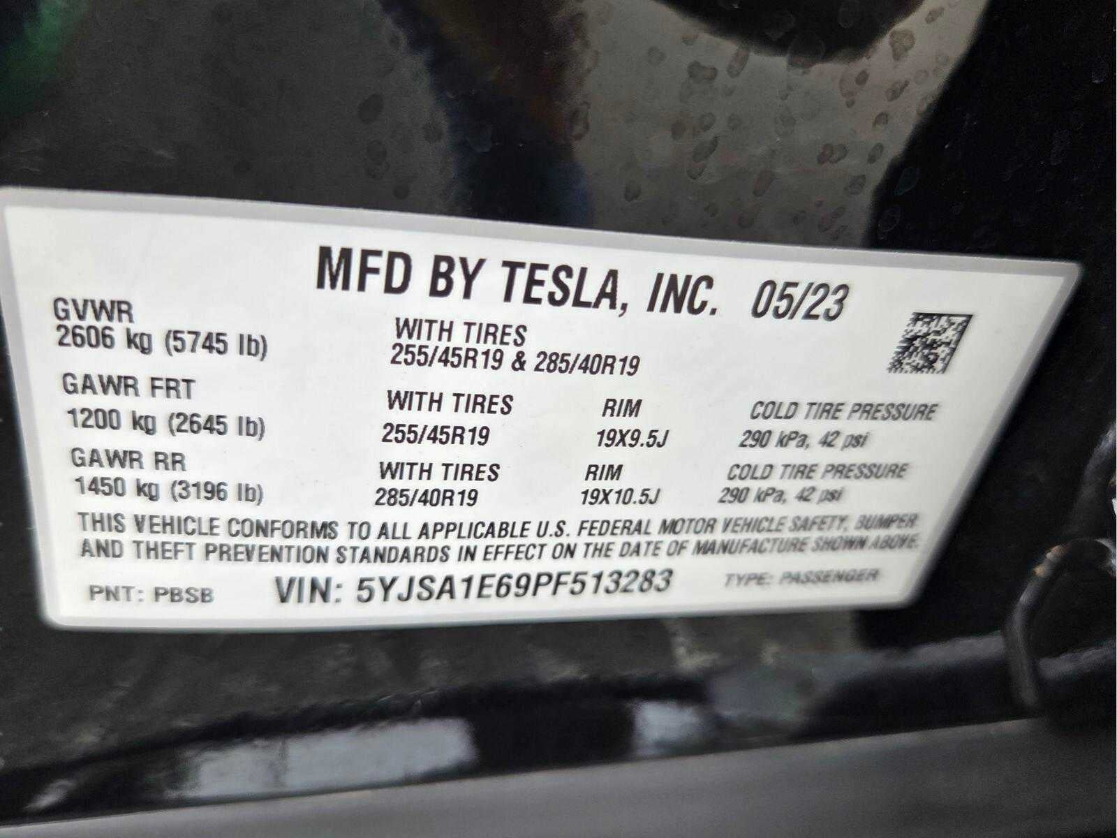 2023 Tesla Model S Plaid