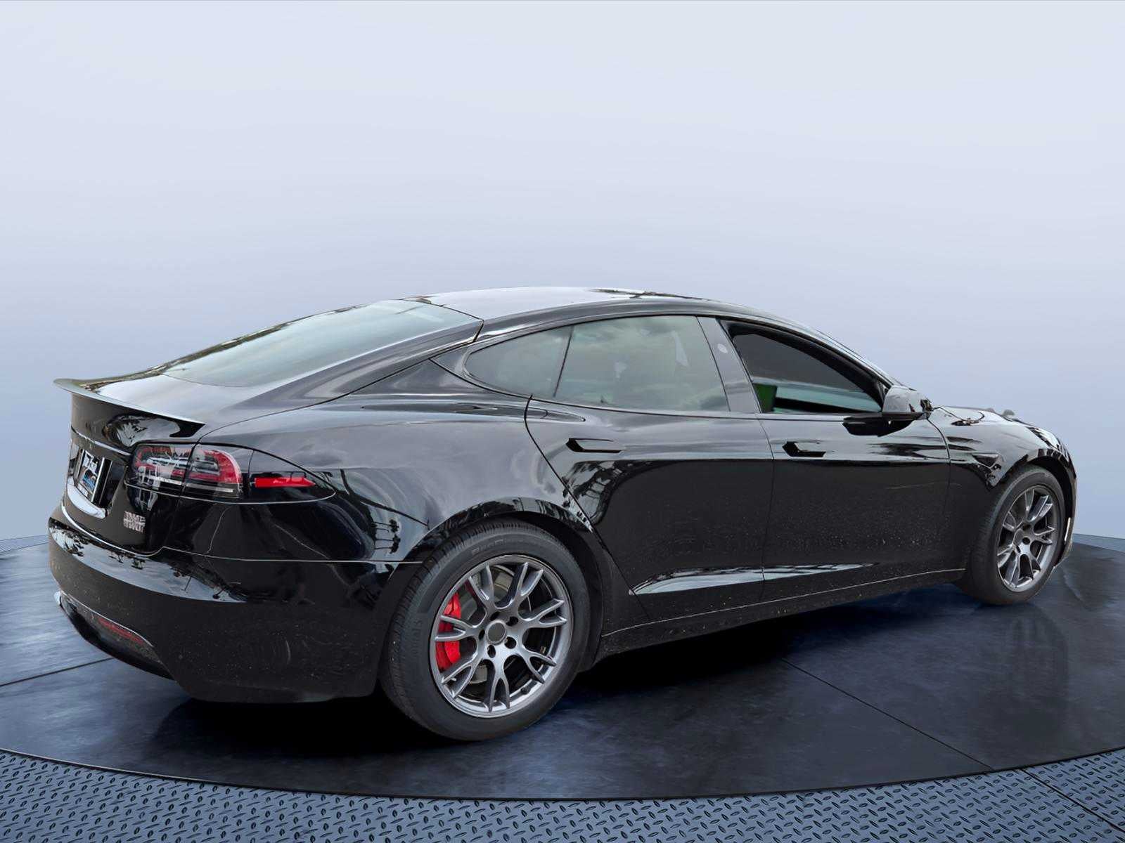 2023 Tesla Model S Plaid