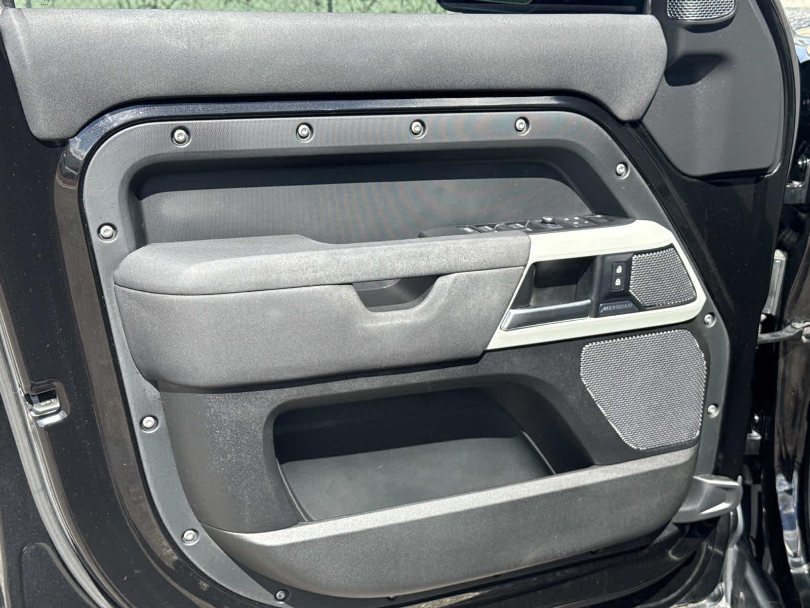 2020 Land Rover Defender SE