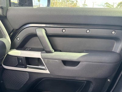 2020 Land Rover Defender SE