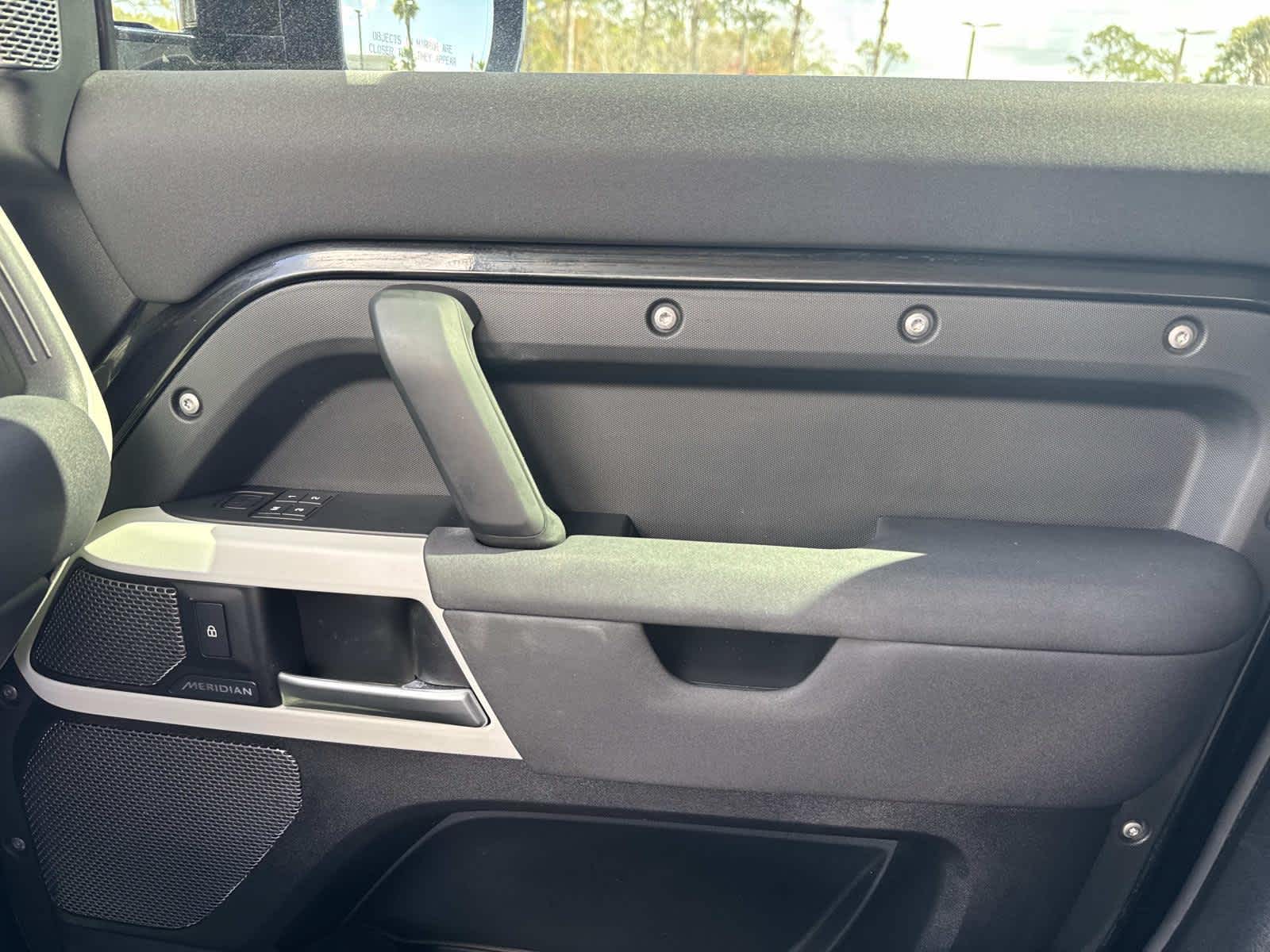 2020 Land Rover Defender SE