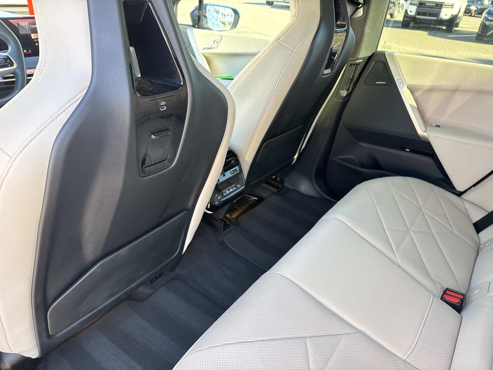 2025 BMW iX xDrive50