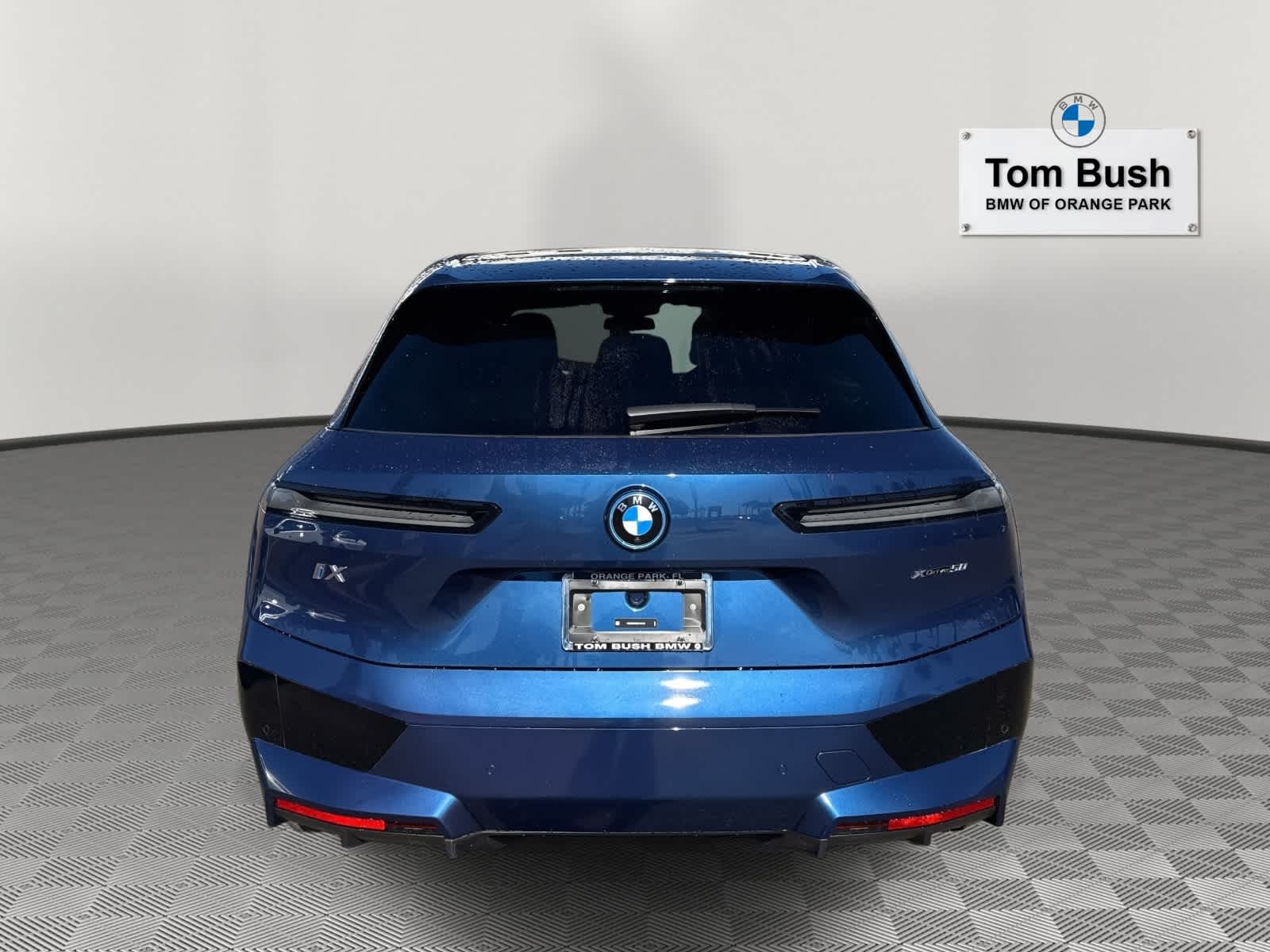 2025 BMW iX xDrive50