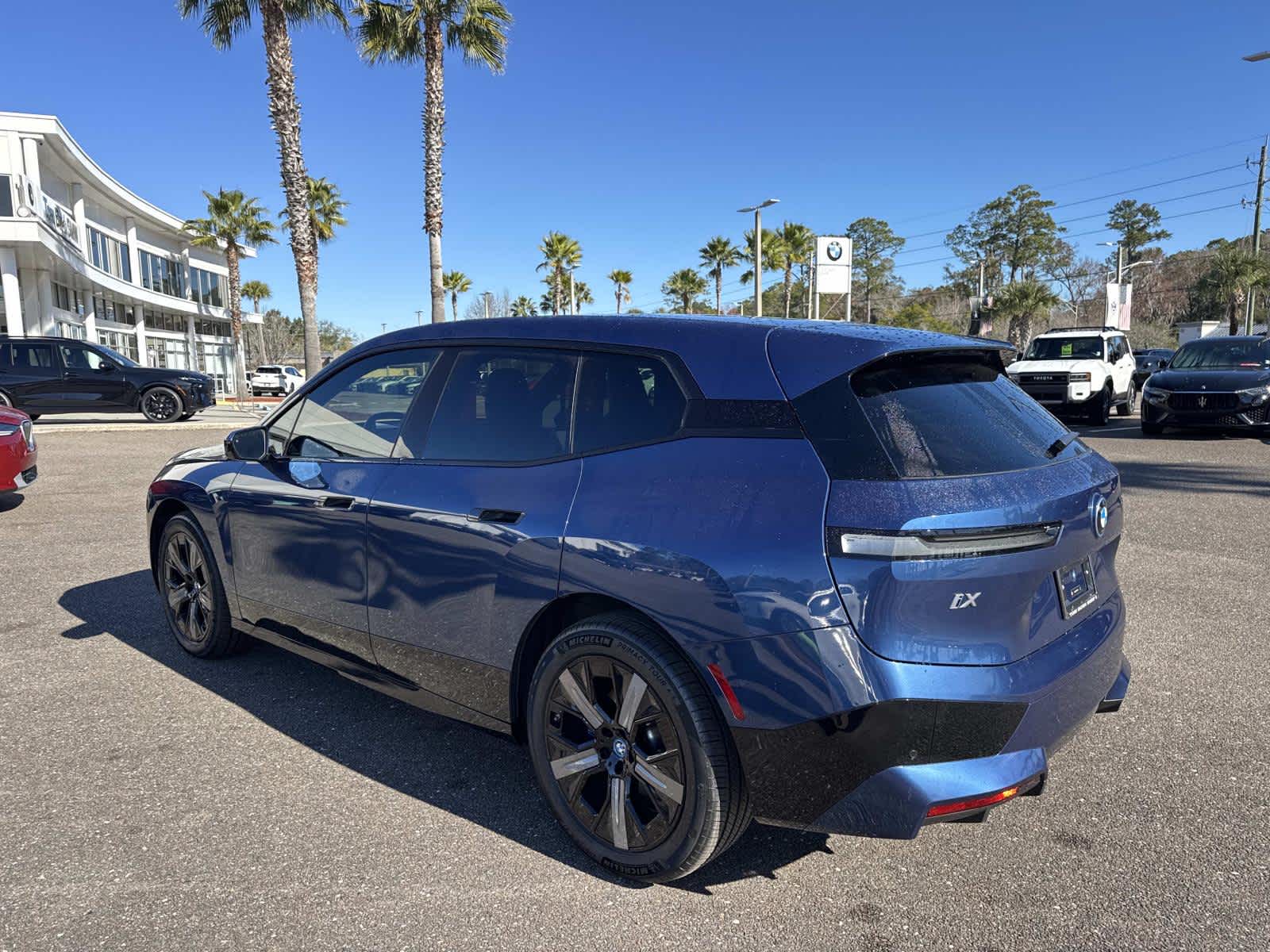 2025 BMW iX xDrive50