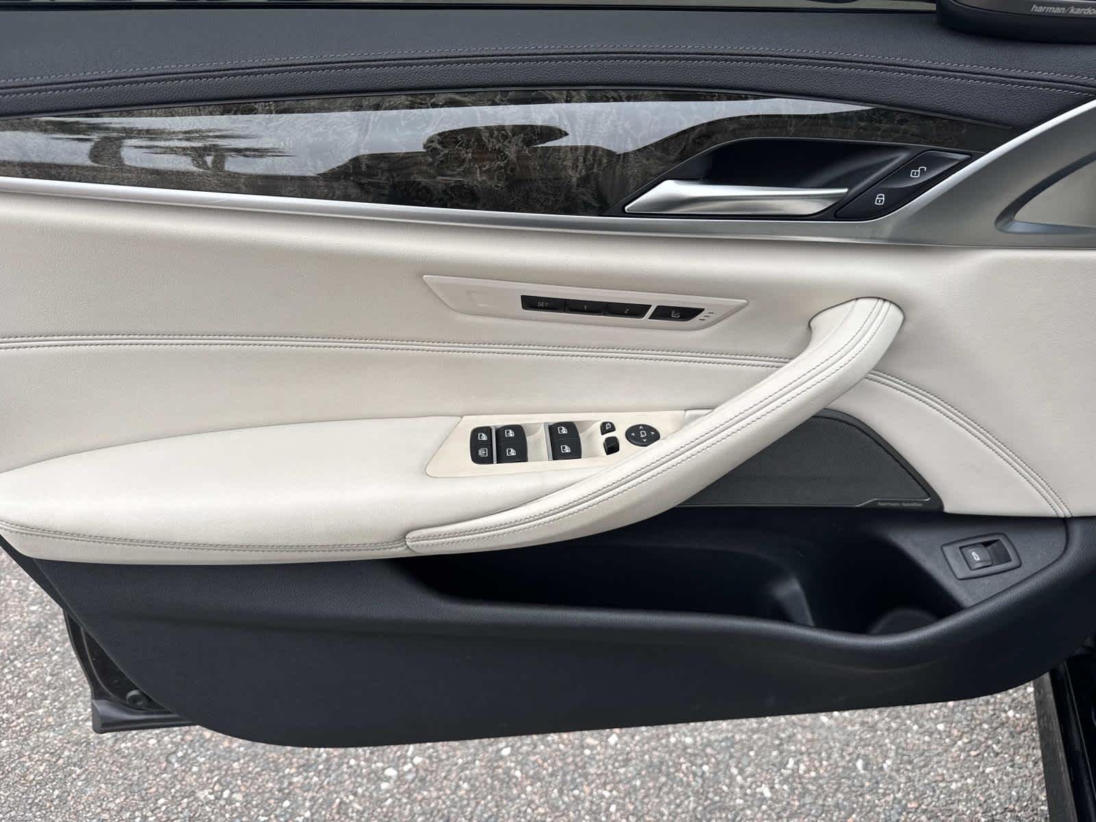 2021 BMW 5 Series M550i xDrive