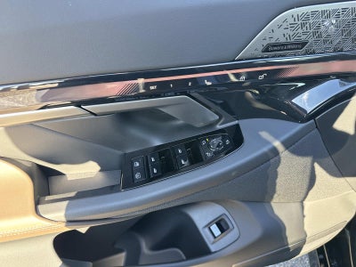 2026 BMW 5 Series 550e xDrive