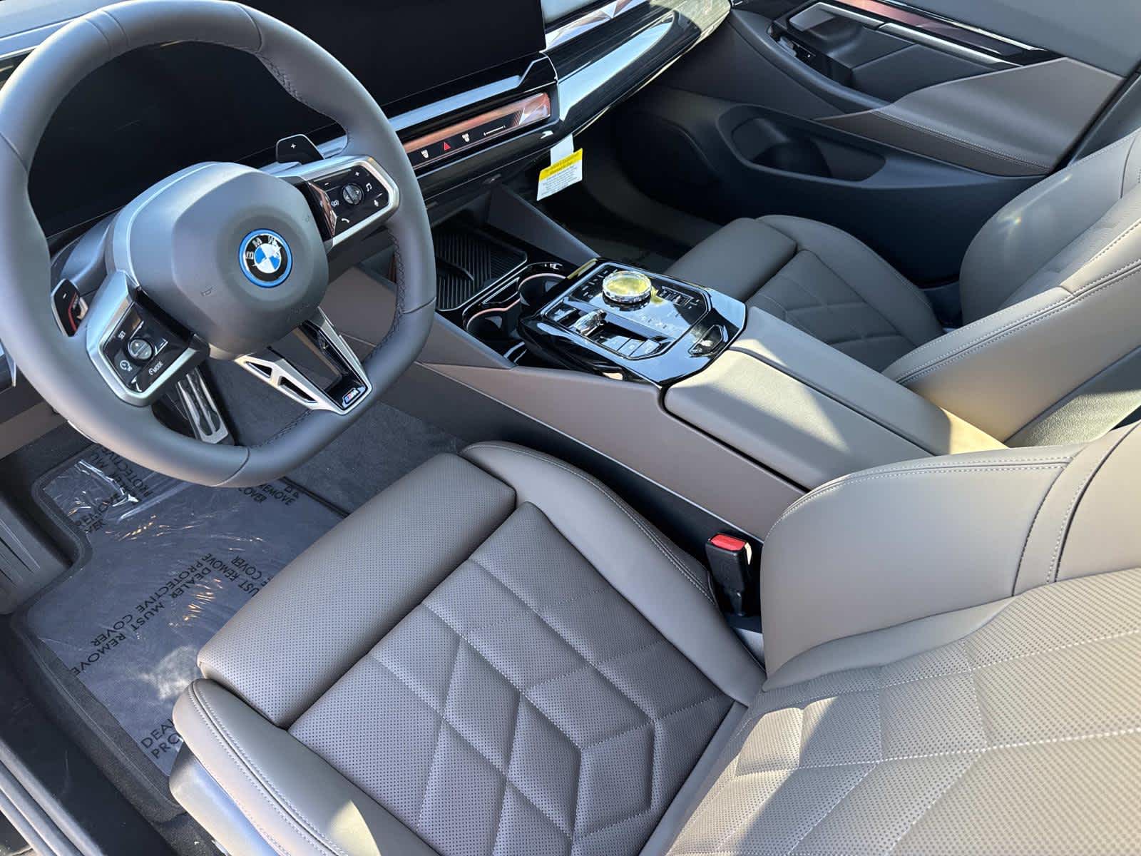 2026 BMW 5 Series 550e xDrive