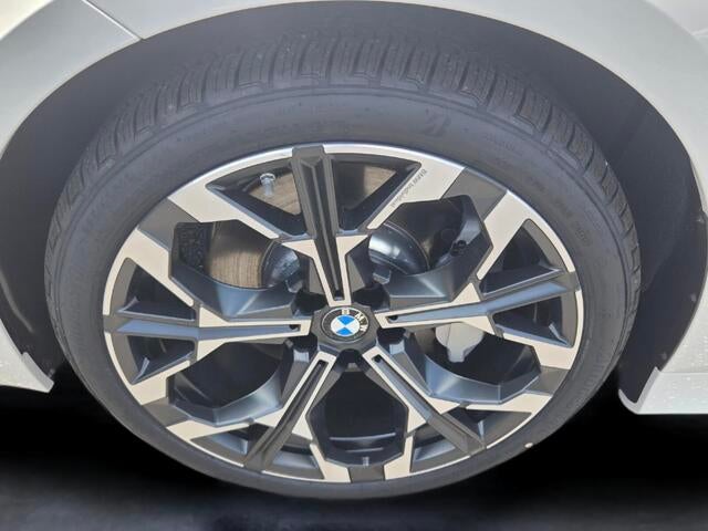 2026 BMW 330i 330i