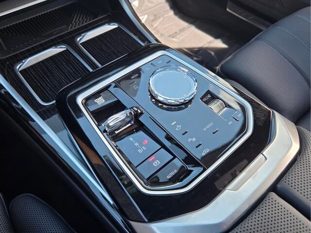 2026 BMW 740i 740i