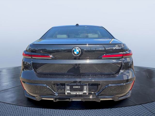 2026 BMW 740i 740i