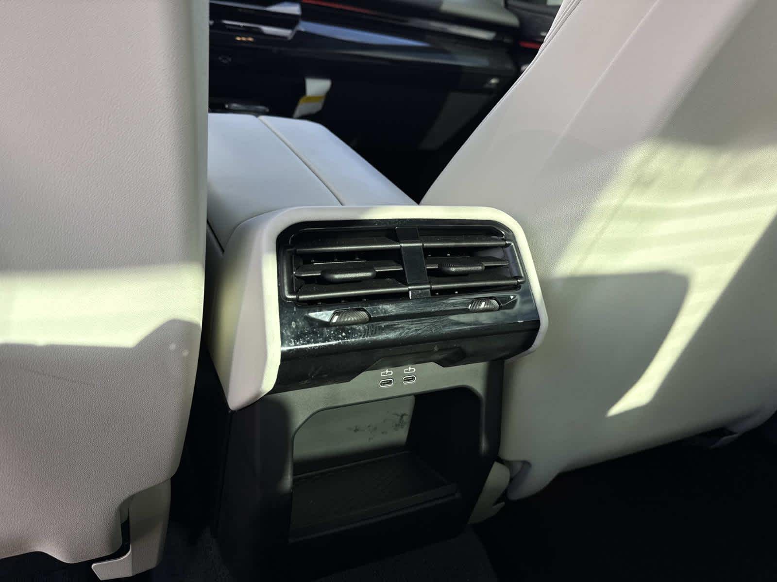 2025 BMW 5 Series 530i