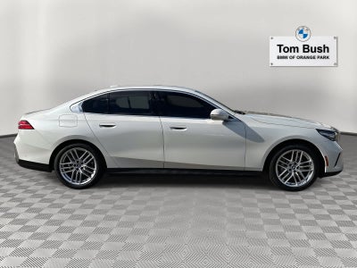 2025 BMW 5 Series 530i