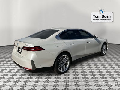 2025 BMW 5 Series 530i