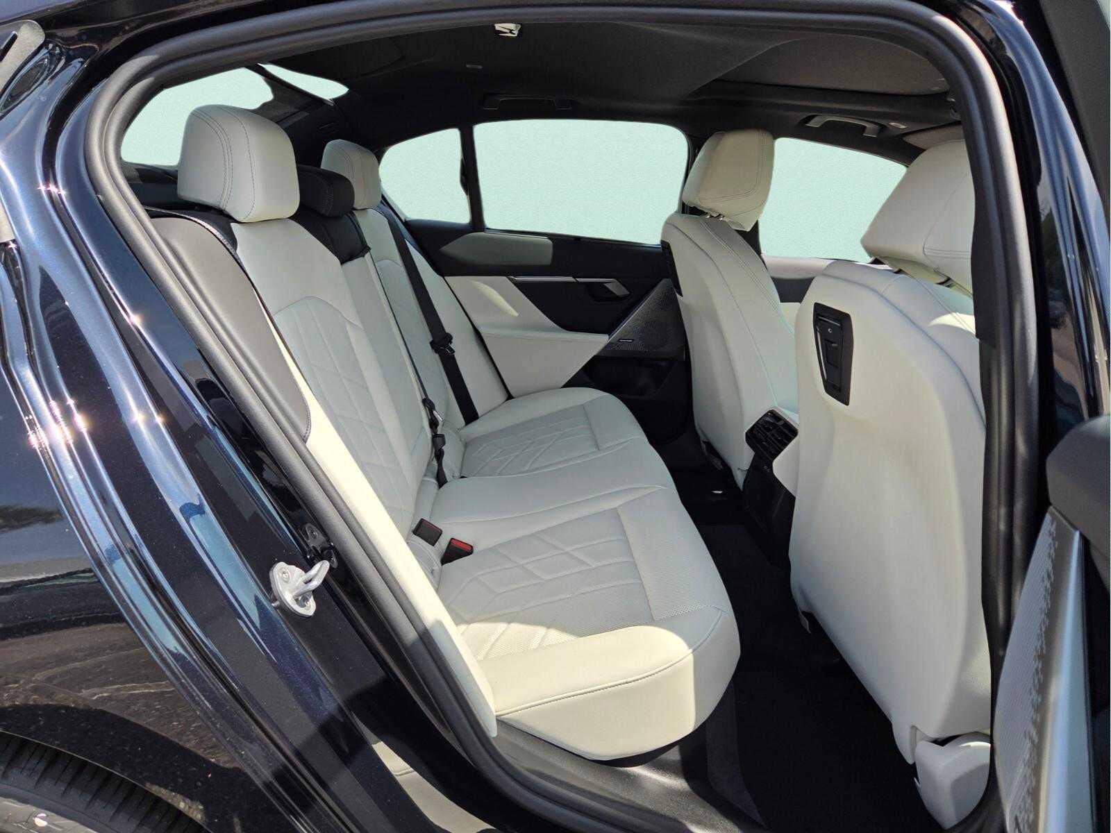 2027 BMW 5 Series 530i