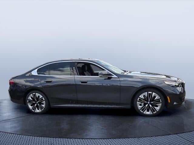 2026 BMW 530i 530i